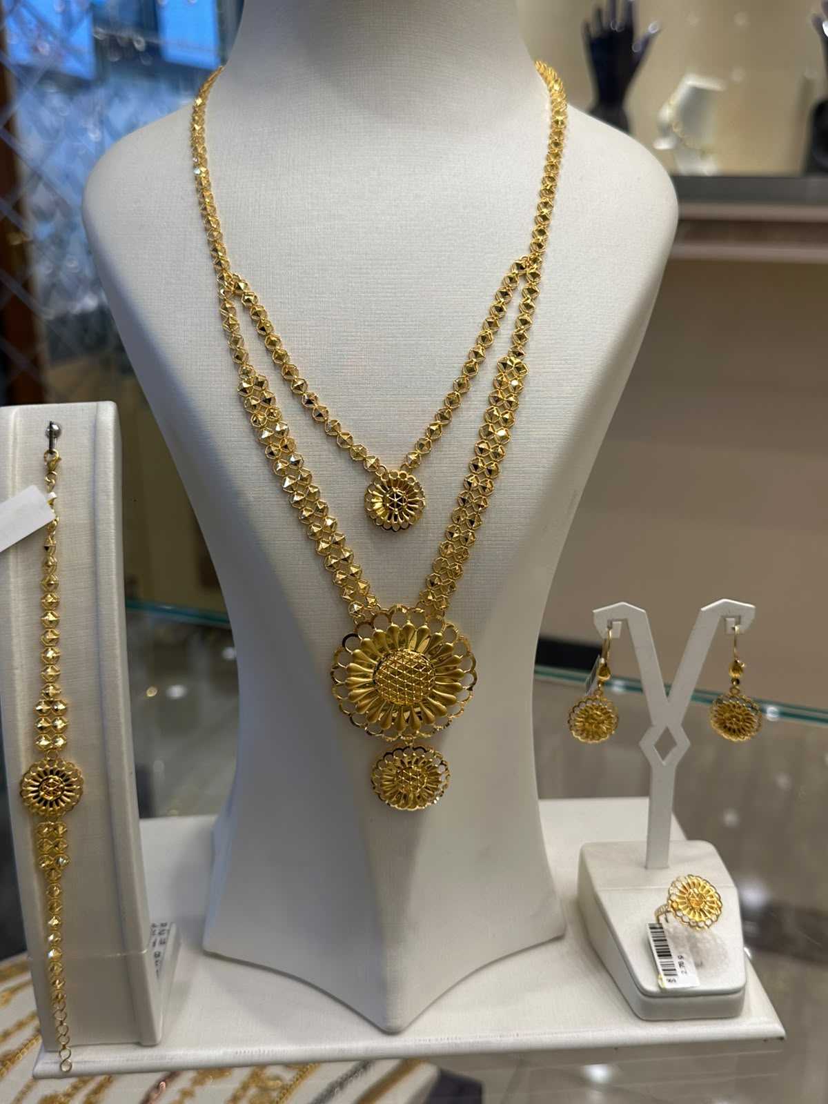 طقم مصوغات ذهبية